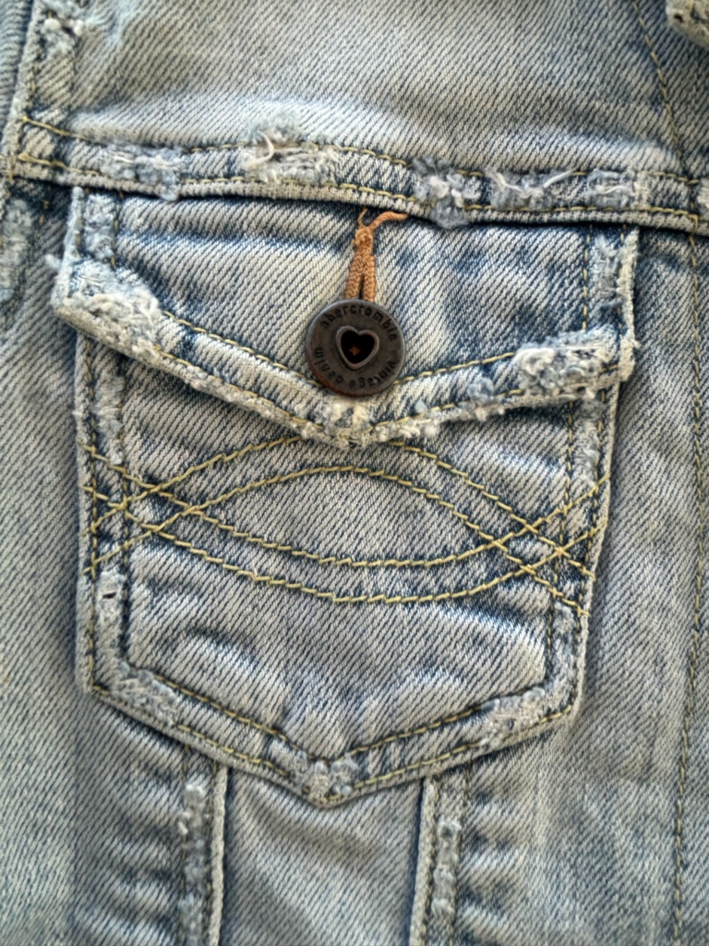 Abercrombie & Fitch Vintage style Light Blue Denim Jacket - Teen Large - Picture 3 of 9